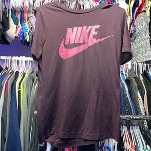 NIKE Pink and purple Tshirt like new size Medium PINK NIKE CHECK